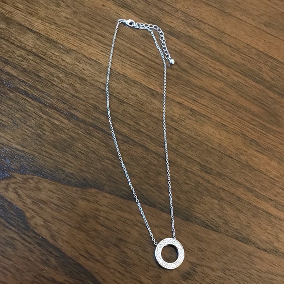 Circle necklace with adjustable chain - Picture 5 of 6